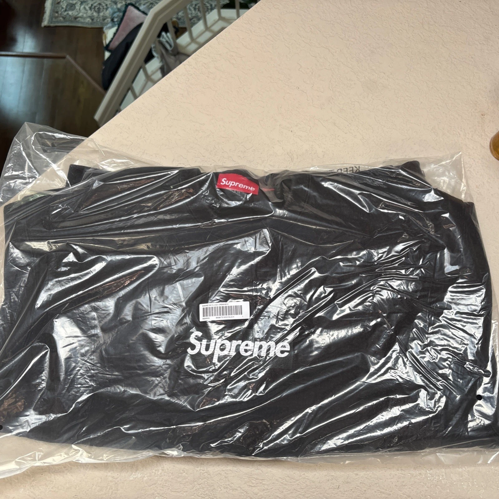 Sweat col rond noir Supreme Washed Box Logo taille L envoi rapide ?