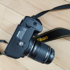 DSLR Nikon Digital camera  for sale ,alongwith an extendable zoom lense 