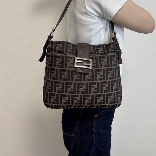 Borsa a tracolla FENDI Mamma Baguette Zucca - Foto 2 di 24