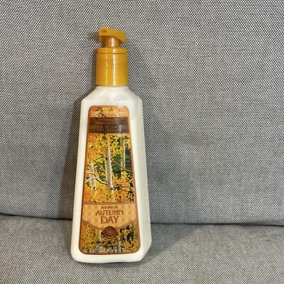 Bath & Body Works Moisturizing Hand Lotion Aspen Autumn Day 8 Oz New