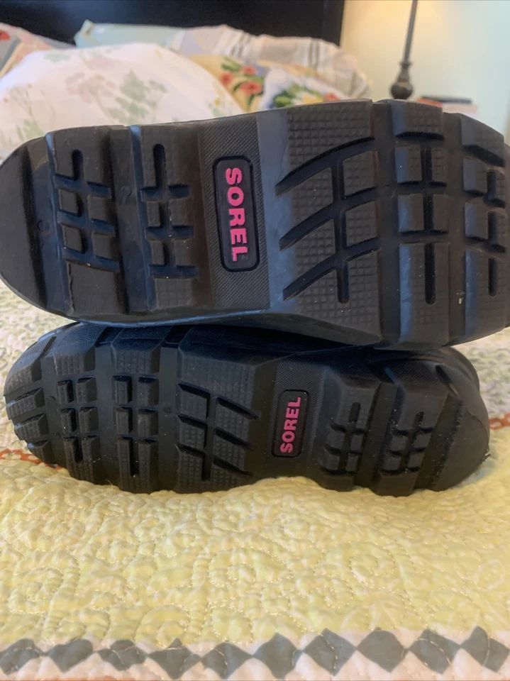 Sorel Girls Snow Boots Size 2 Gently Used Insulated With Pink Floral Pattern - Image 4 of 4