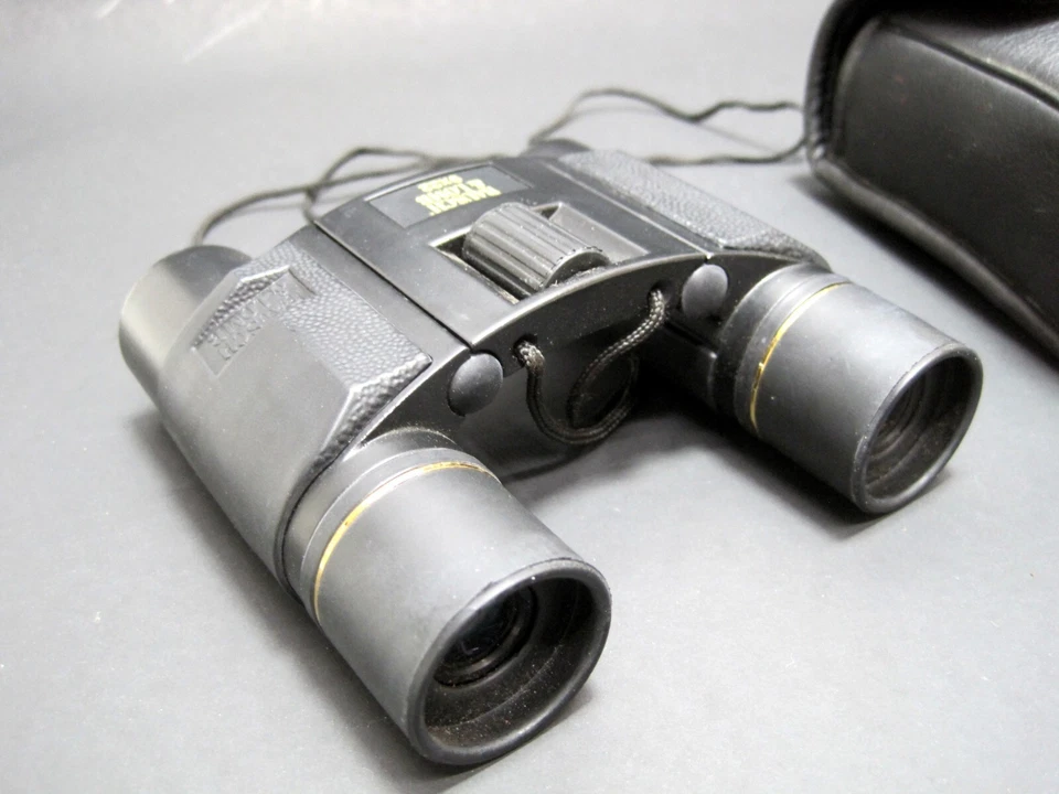 Vintage Bausch & Lomb 9x22 Compact Binoculars W/Case Hunting Hiking Marine - Image 3 of 4