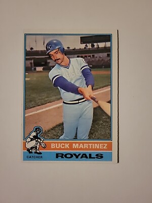 1976 Topps Buck Martinez # 616 Kansas City Royals Baseball Card. E8