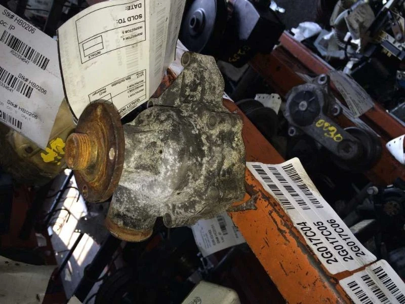 BOMBA DE REFRIGERANTE BMW 533I 83 84 Foto 2 de 2