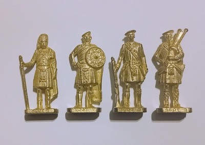 METAL FIGURINES SET - SCOTS SCOTSMEN GOLD VINTAGE - KINDER SURPRISE MINIATURES
