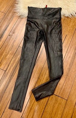 EXCELLENT CONDITION-SPANX Black Semi Glossy Blackishgray Small Petite Leggings