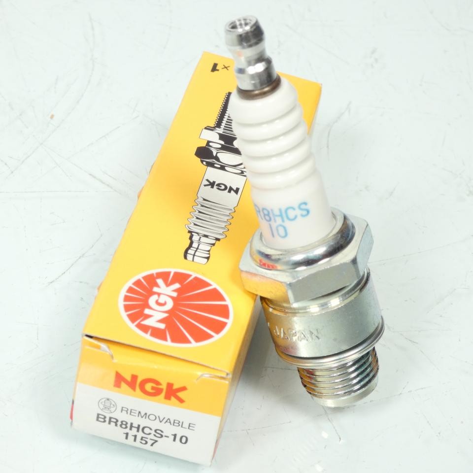 Bougie d'allumage NGK BR8HCS-10 pour stopper les ratés de moteur et surconsommations