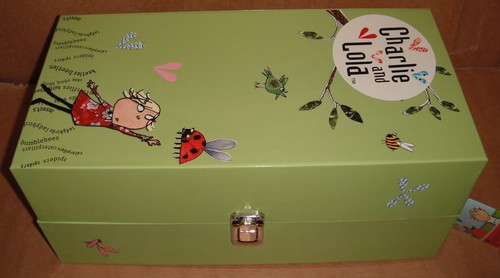 Charlie and Lola Doll Case 16.5'' - Picture 2 of 3