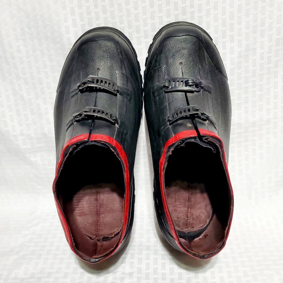 Servus Overshoe Ankle Shoes Plain Ribbed Black/Red Size 10  display picture 2