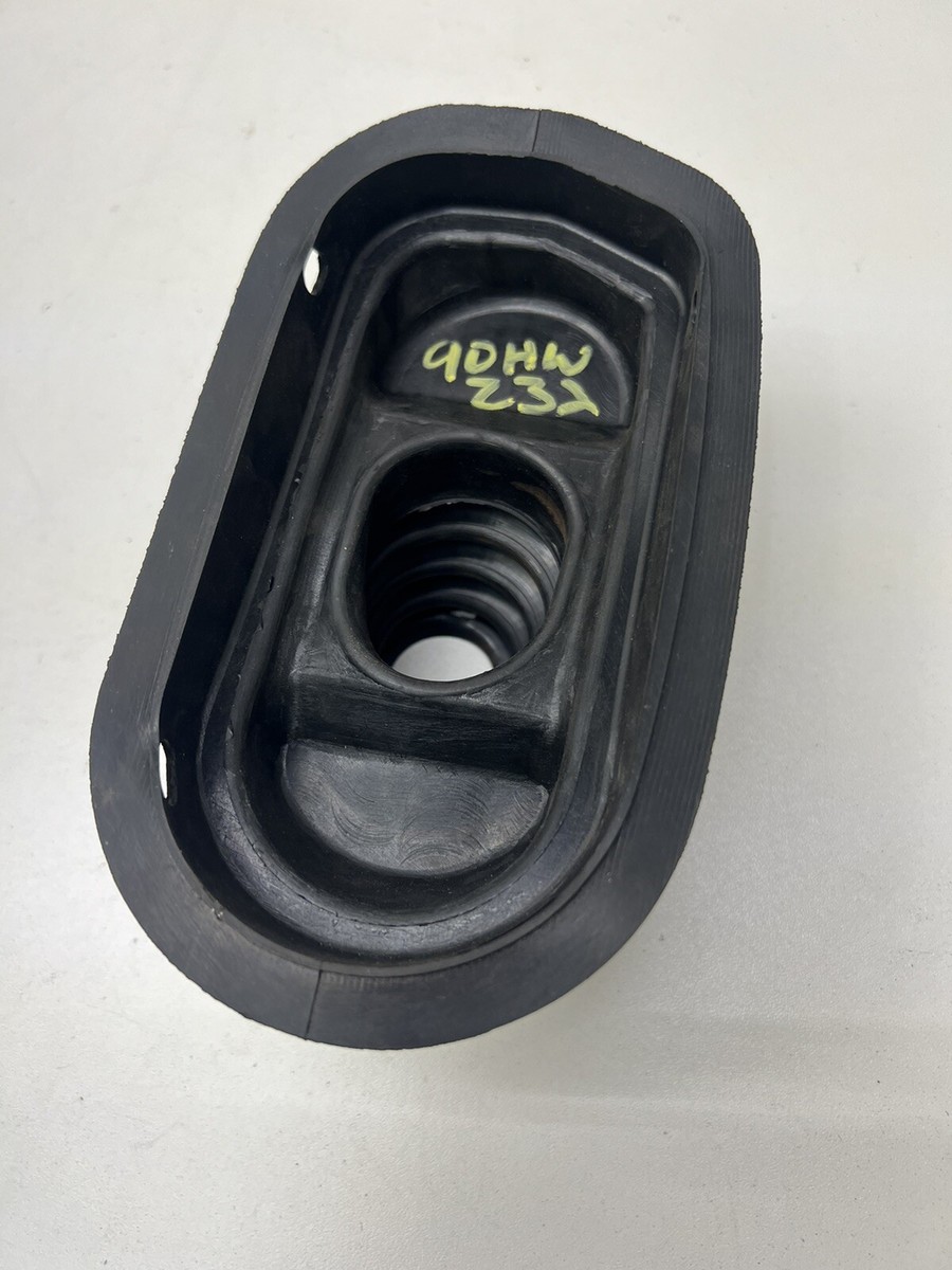 1990-1996 Nissan 300ZX Upper Shifter Support Rubber Dust