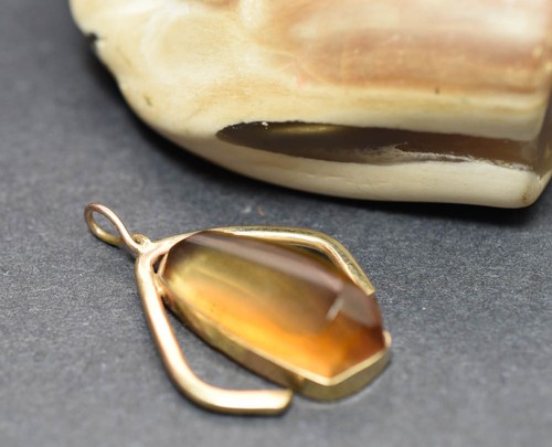 Citrine gemstone pendant free form Cabochon Carving Art piece Stone 14k gold - Picture 8 of 8