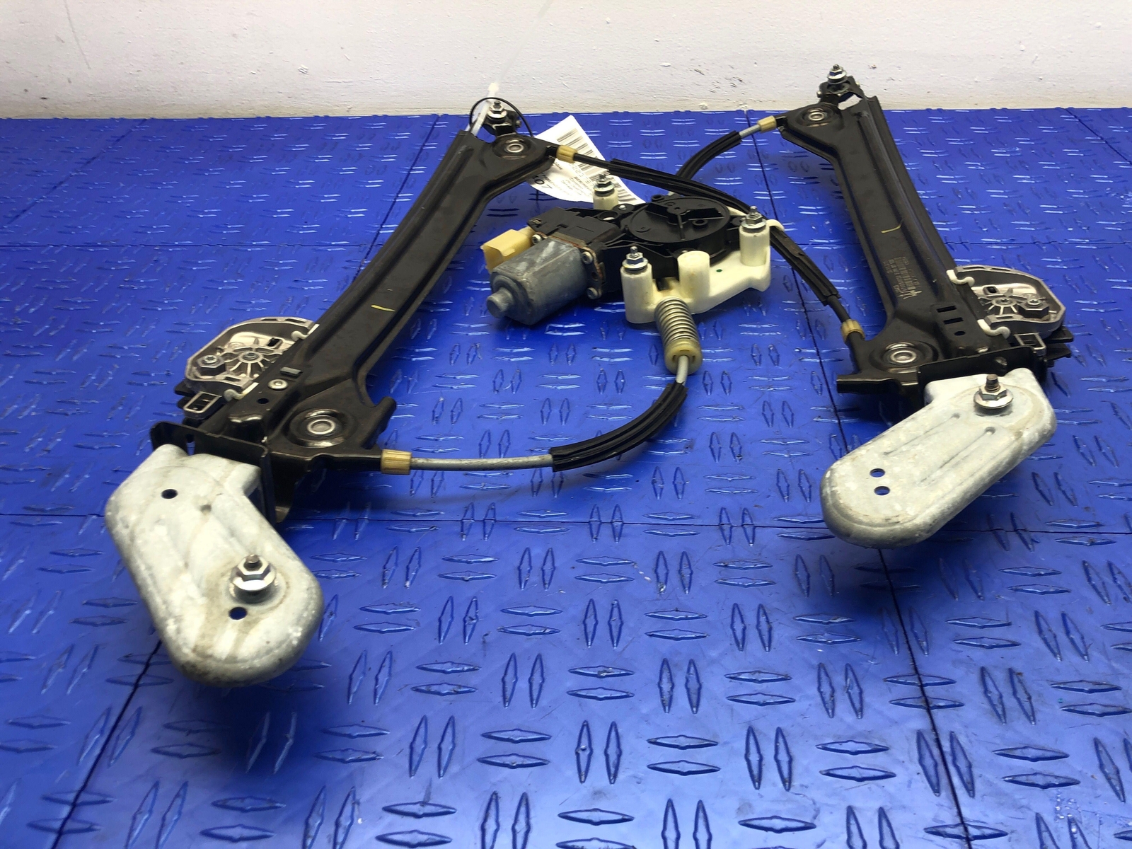 2014 - 2019 MASERATI GHIBLI M157 RIGHT REAR DOOR WINDOW REGULATOR W/MOTOR OEM
