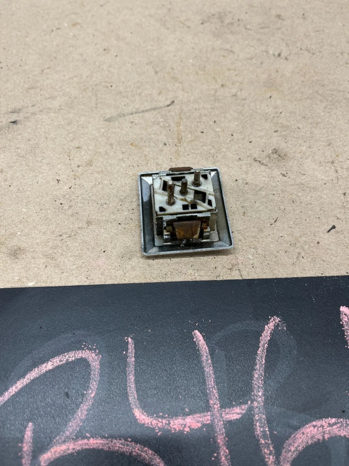 Chevrolet C10 K10 K5 K30 C30 1981 1987 Blazer Camaro Nova interruptor de bloqueo de puerta eléctrico Foto 4 de 4