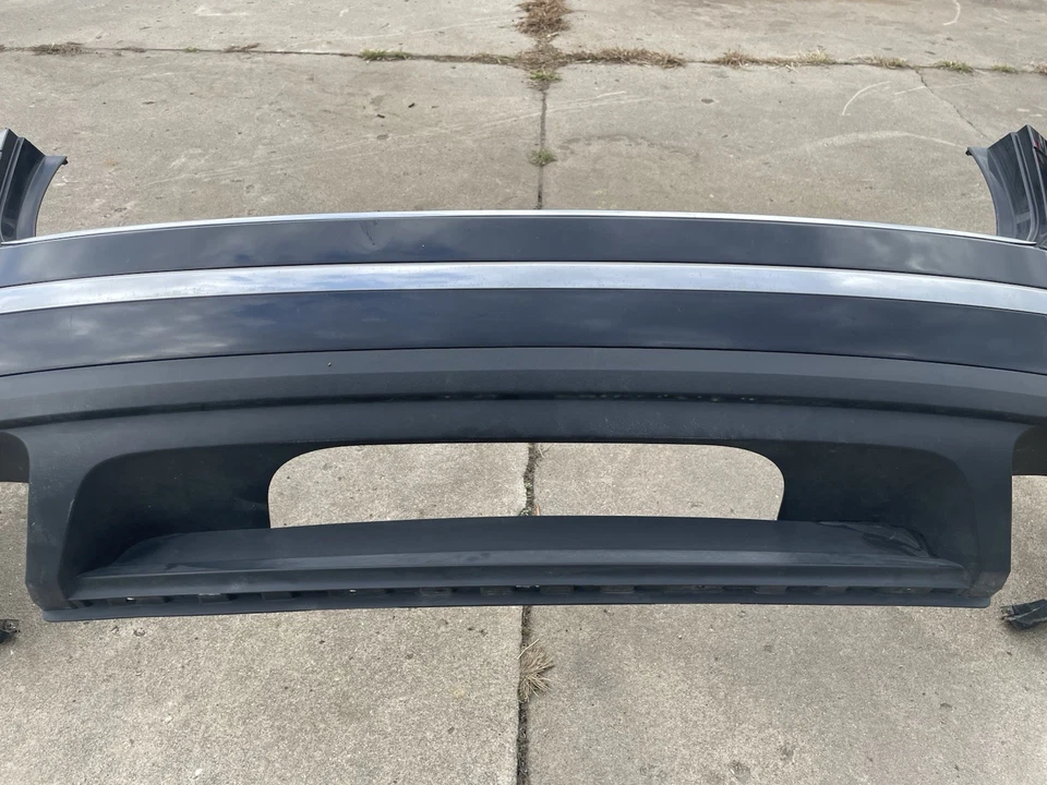 Оригинальный задний бампер 2015 Volkswagen Touareg - Изображение 3 из 4