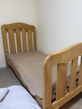 Mamas and Papas Atlas Light Oak With Matress