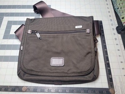 Q26 Tumi Messenger Crossbody Travel Bag Bronze Ballistic Nylon Adjustable Strap