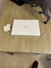Apple MacBook A1181 White 13” – Not Powering On – Spares or Repair
