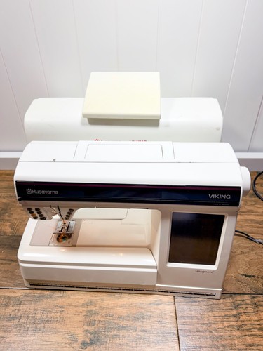 Husqvarna Viking Designer 1 Sewing Embroidery Machine Y379