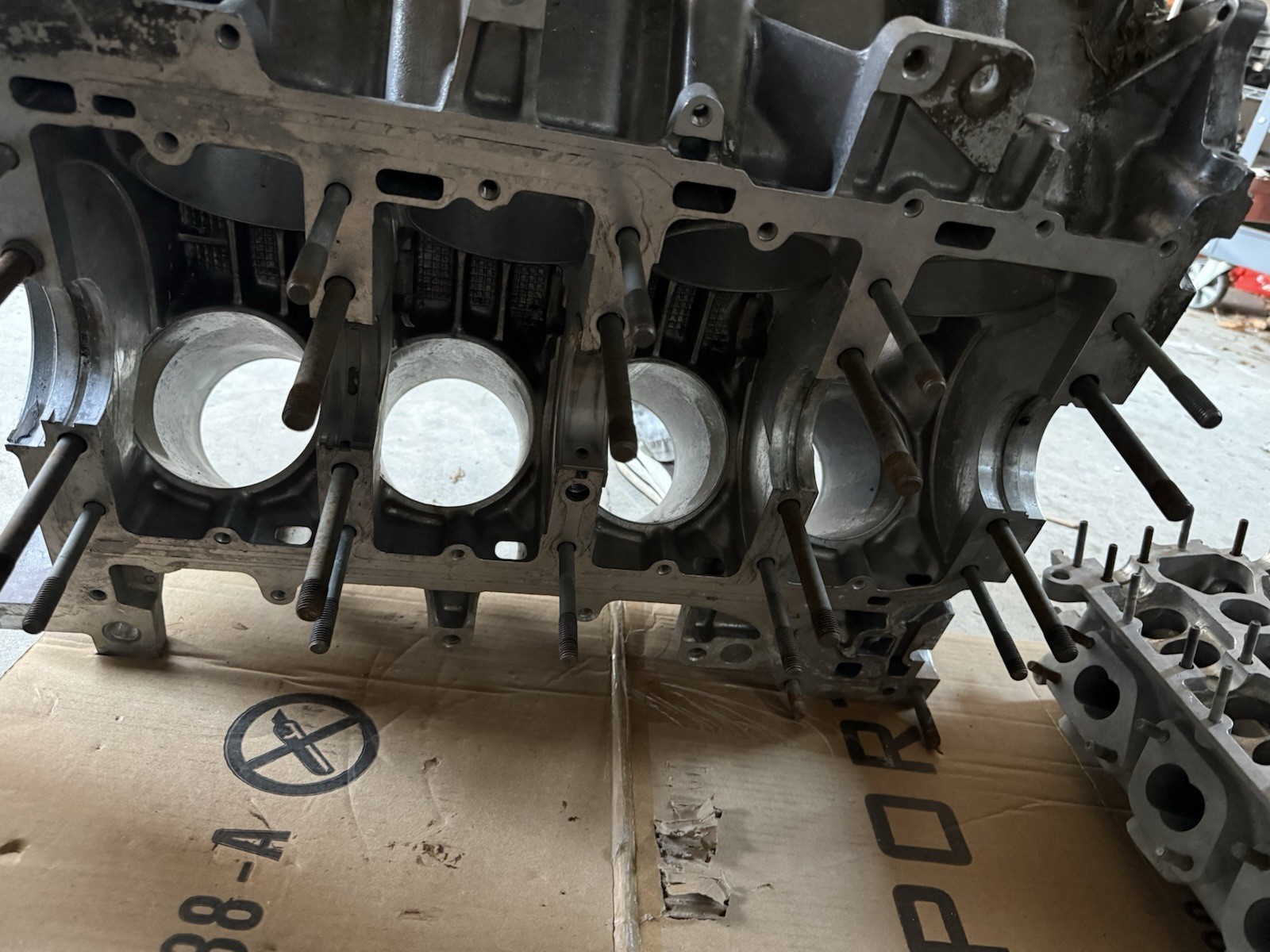 Ferrari 328 Mondial M32 Engine Heads Left And Right # 117749/50