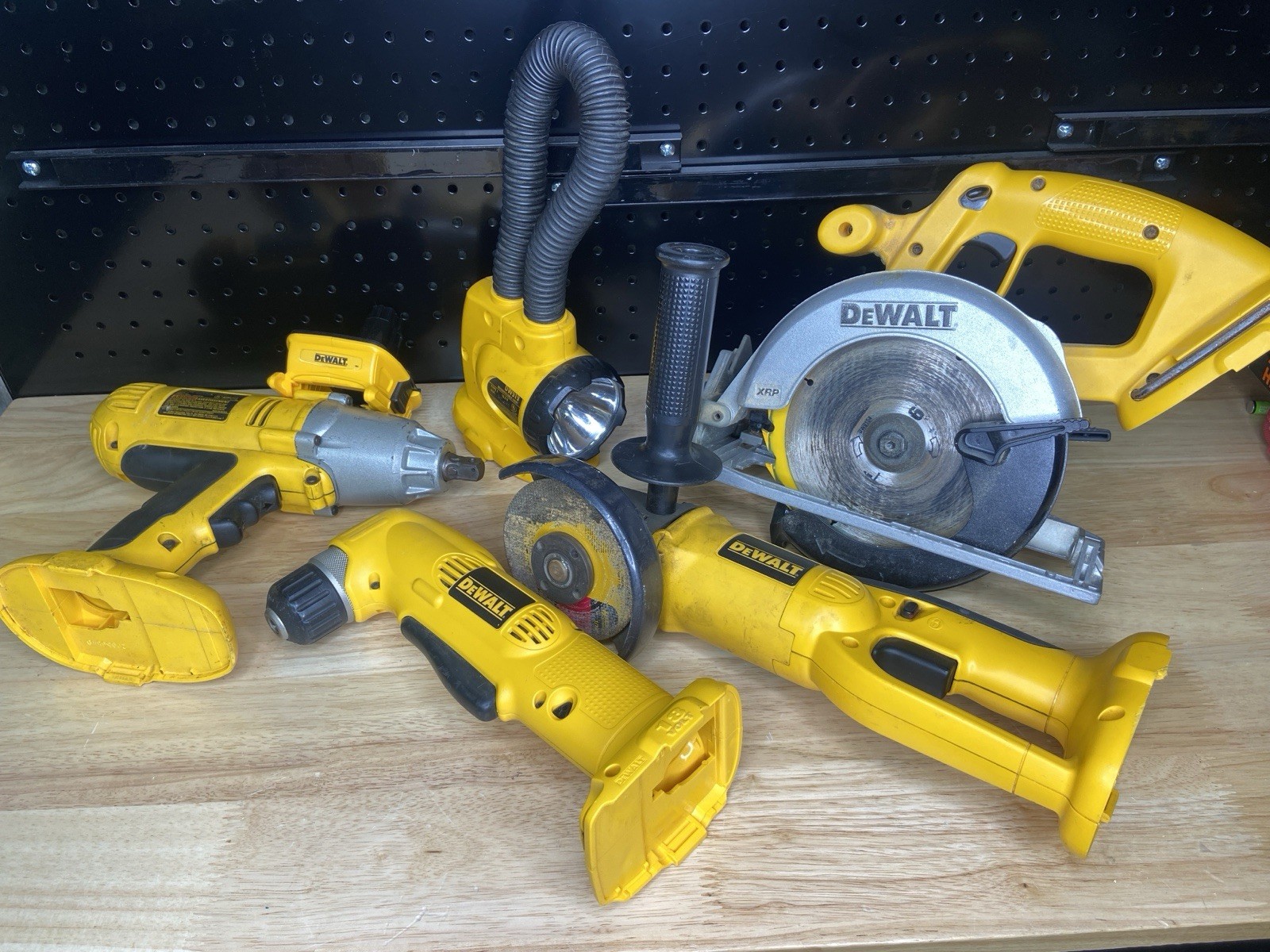 DeWalt DW059 Variable Speed 1/2-in And Other 18v Dewalt Set Tools