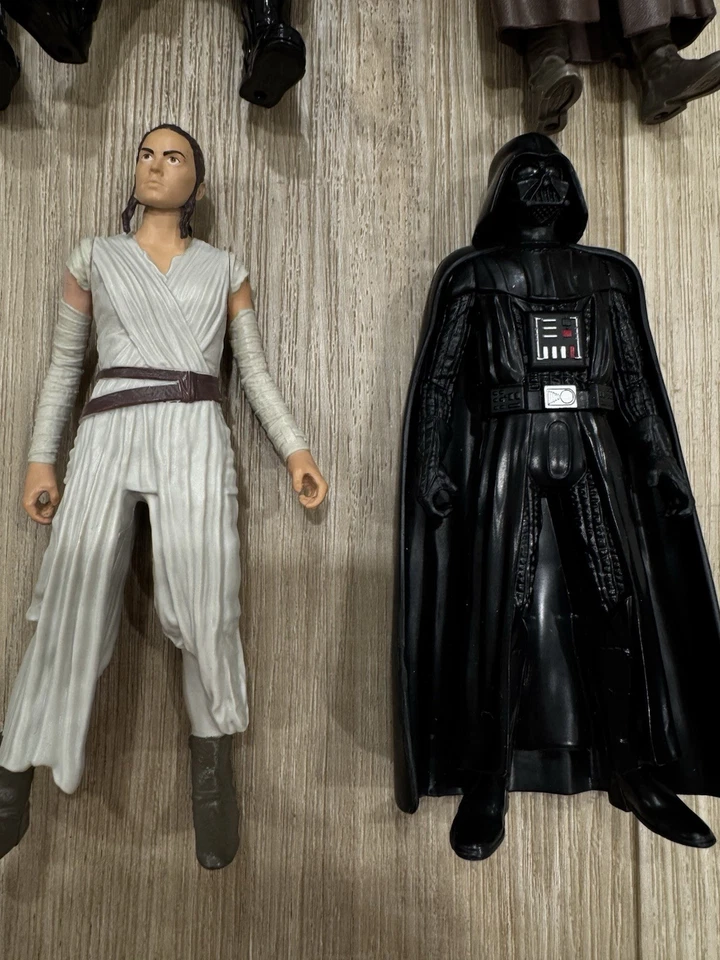 Lote de 8 figuras Hasboro Star Wars Darth Vader Stormtrooper Mafex Rey Foto 3 de 4