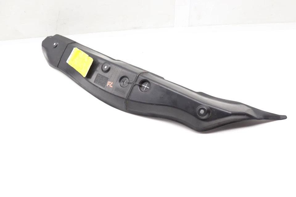 Mercedes-Benz C300 2015-2023 - panel de llenado de guardabarros izquierdo / cubierta 2058890125 Foto 3 de 4