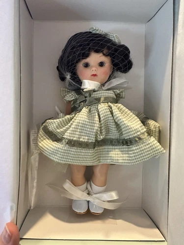 NEW Vogue Ginny Step Into Spring 7.5" Doll NIB #11SL106 green dress w/ stand COA