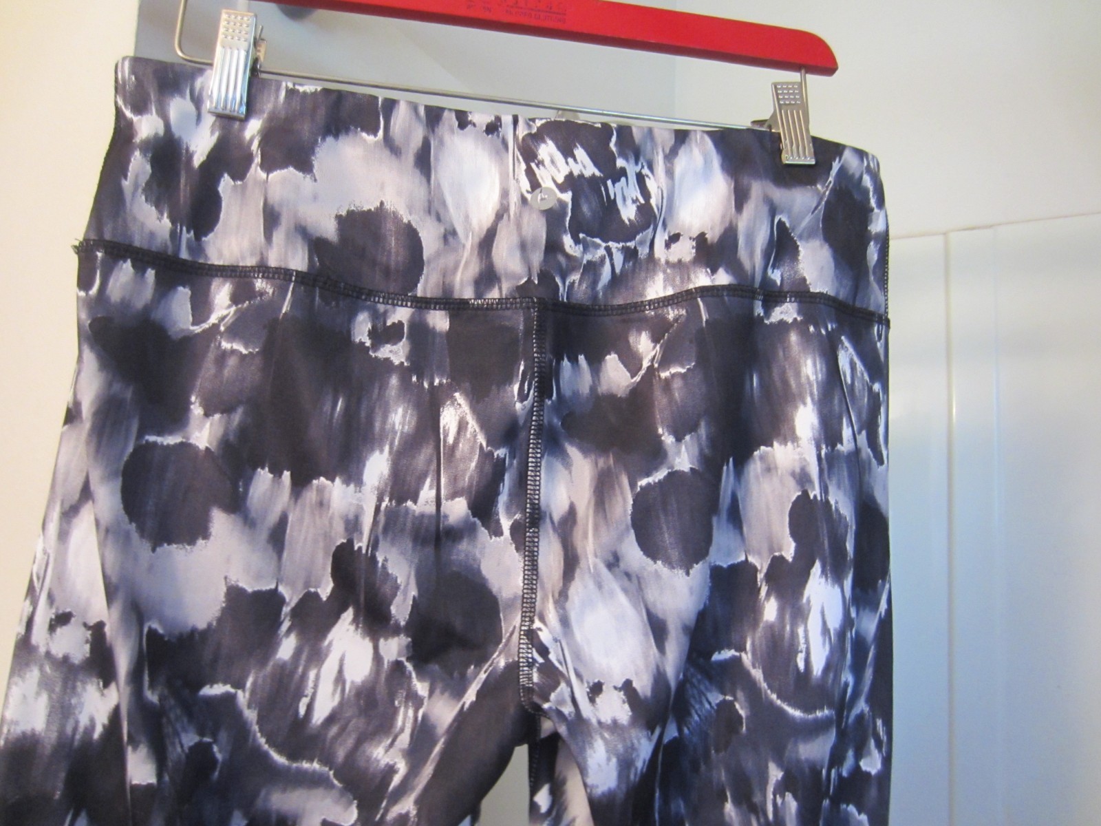 NWOT women's active wear capri pants 90 Degrees by Reflex Size XL black/gray