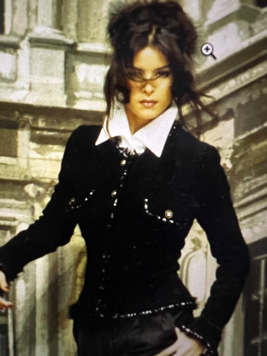 CHANEL 1994A BOUTIQUE MUSEUM BLACK JACKET BRAIDED TRIM CC