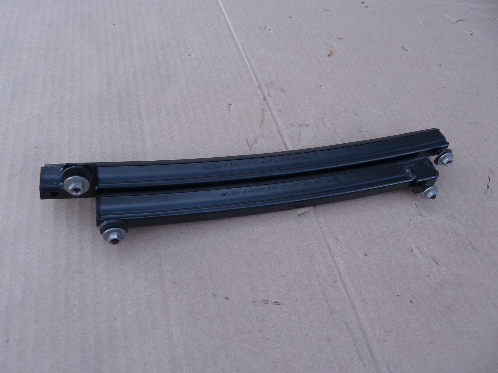 Lamborghini Huracan EVO Passengers Right Door Window Glass Guide Rail Track OEM