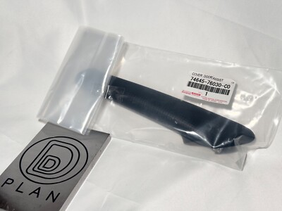 GENUINE LEXUS 11-17 CT200h FRONT RIGHT DOOR ASSIST GRIP COVER 74645-76030-C0 d76