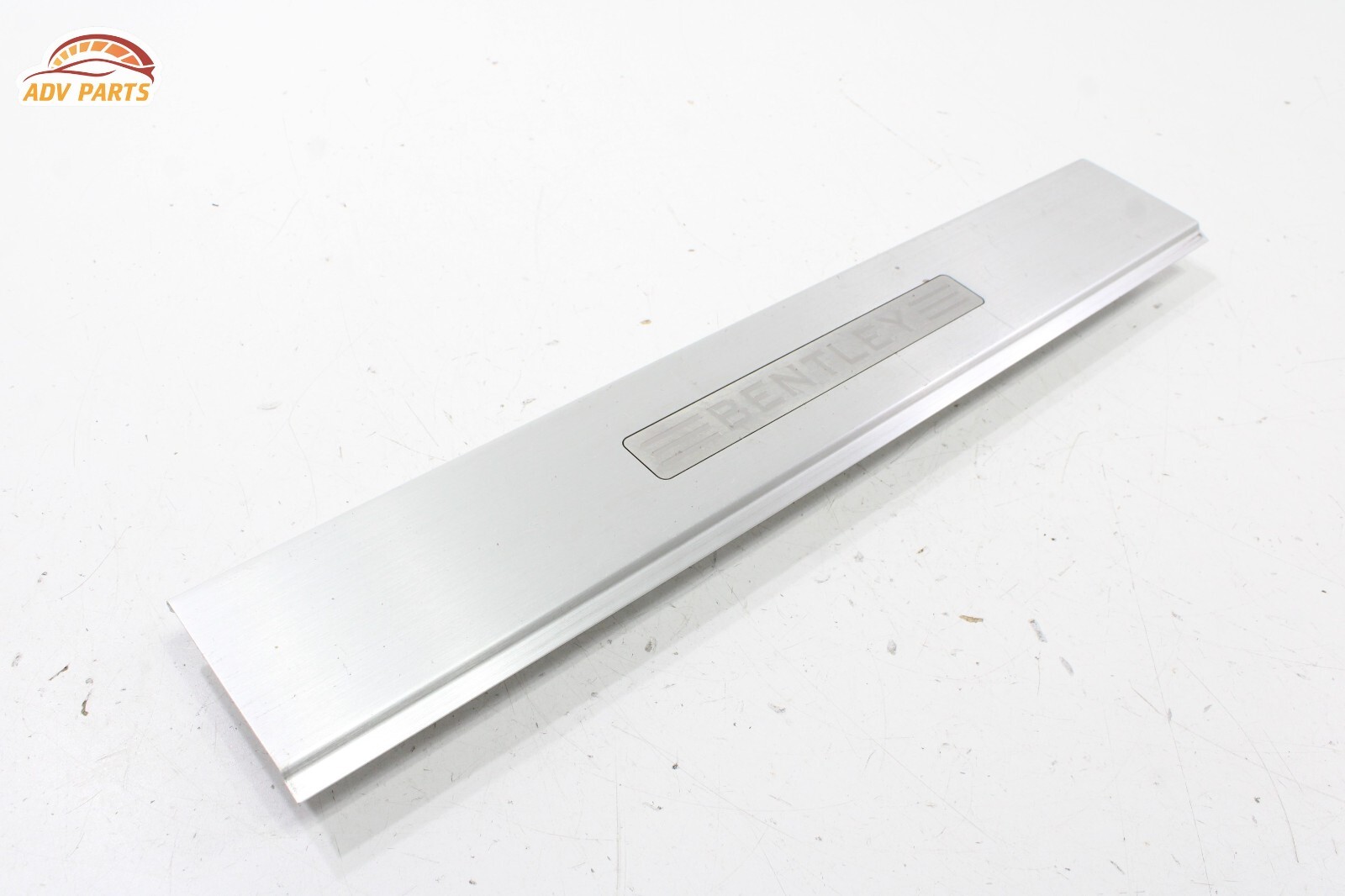 2017 - 2020 BENTLEY BENTAYGA FRONT RIGHT DOOR SILL SCUFF PLATE TRIM COVER OEM