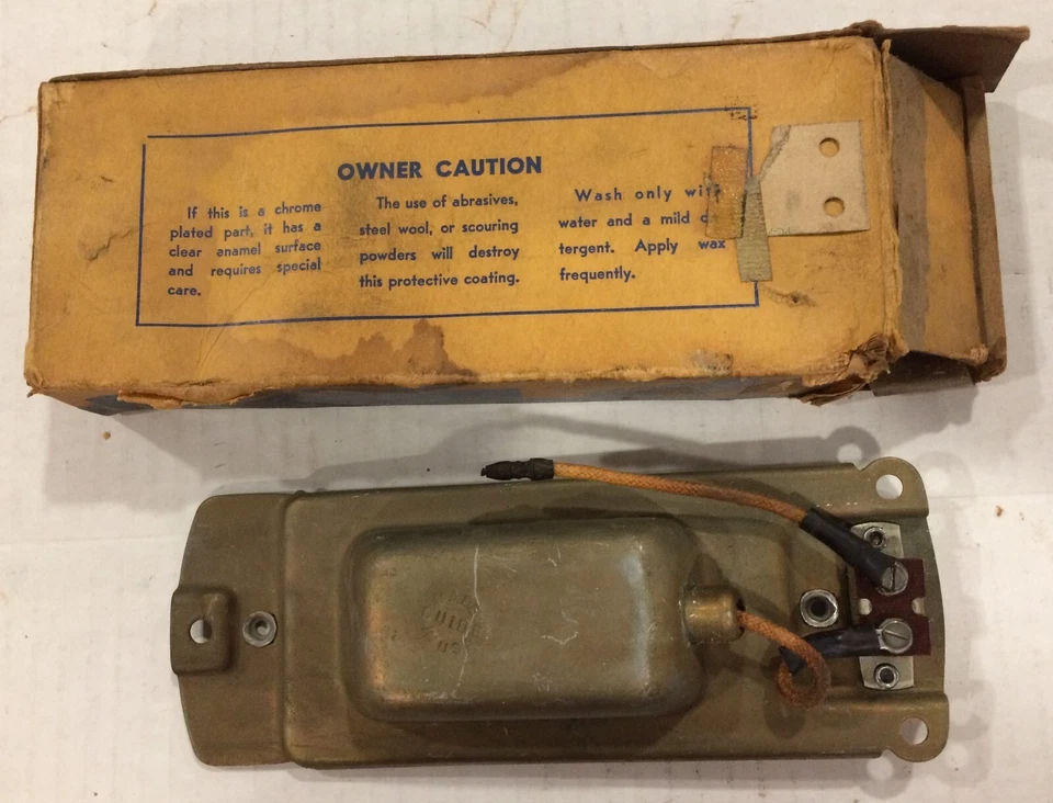 Base de lámpara domo GM #5937080 NUEVO DE STOCK, camioneta Chevy y GMC Chevy 1947-1955 Foto 3 de 4