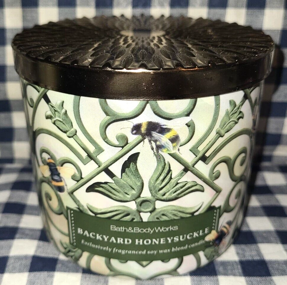 Pacote com 2 NOVAS TAMPAS DE MADRESSILVA DE QUINTAL 3-Wick vela 25-45 horas banho e corpo funciona - Imagem 2 de 3