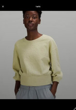 lululemon green textured crew neck pullover top