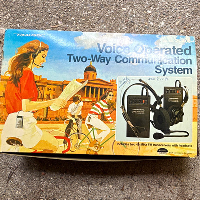 Realistic TRC-500 VOX UHF FM Analog 2-Ch Two-Way System w/ Headsets