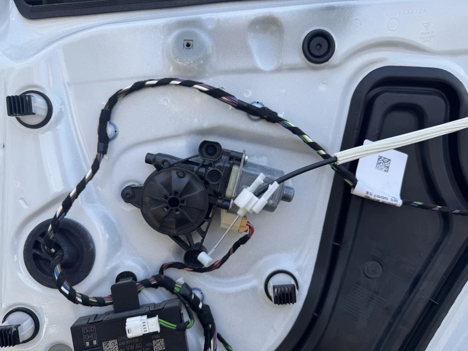 PORSCHE MACAN Left Front Door N/S 2013-2024 M7P 5 Door Estate 95B831021B - Image 3 of 4