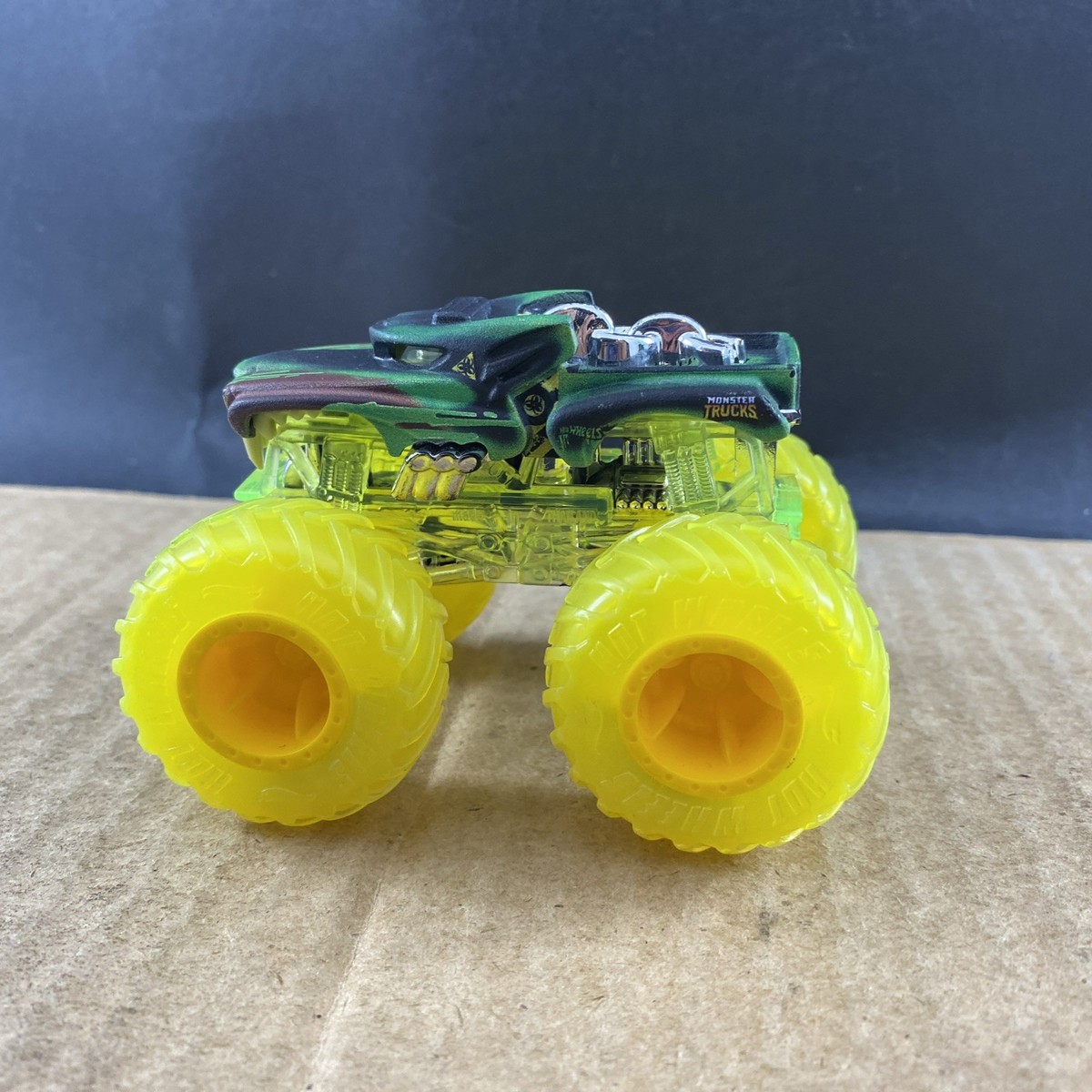 Hot Wheels Monster Jam Hotweiler Monster Truck W/Yellow Tires 1:64