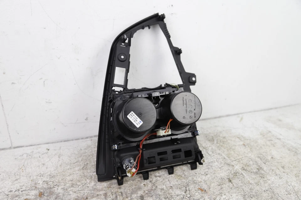 Portavasos para consola central delantera BMW F30 F36 F32 328i 335i 428i 435i Foto 3 de 3