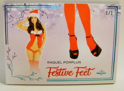 RAQUEL POMPLUN 1/1 ONE OF ONE FESTIVE FEET GOLD HOLIDAY EDITION BENCHWARMER 2021