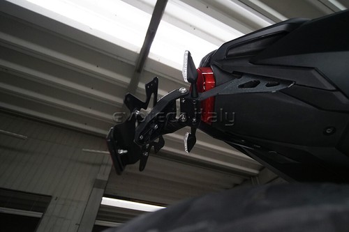 EVOTECH PORTATARGA HONDA CB 650 R 2021-2023 / CBR 650 R 2021-2023 - Foto 3 di 4