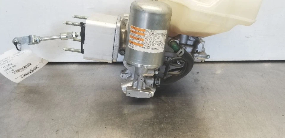 20 NISSAN TITAN SV 4X2 POWER BRAKE BOOSTER BRAKE MASTER CYLINDER WITH RESERVOIR - Image 3 of 4