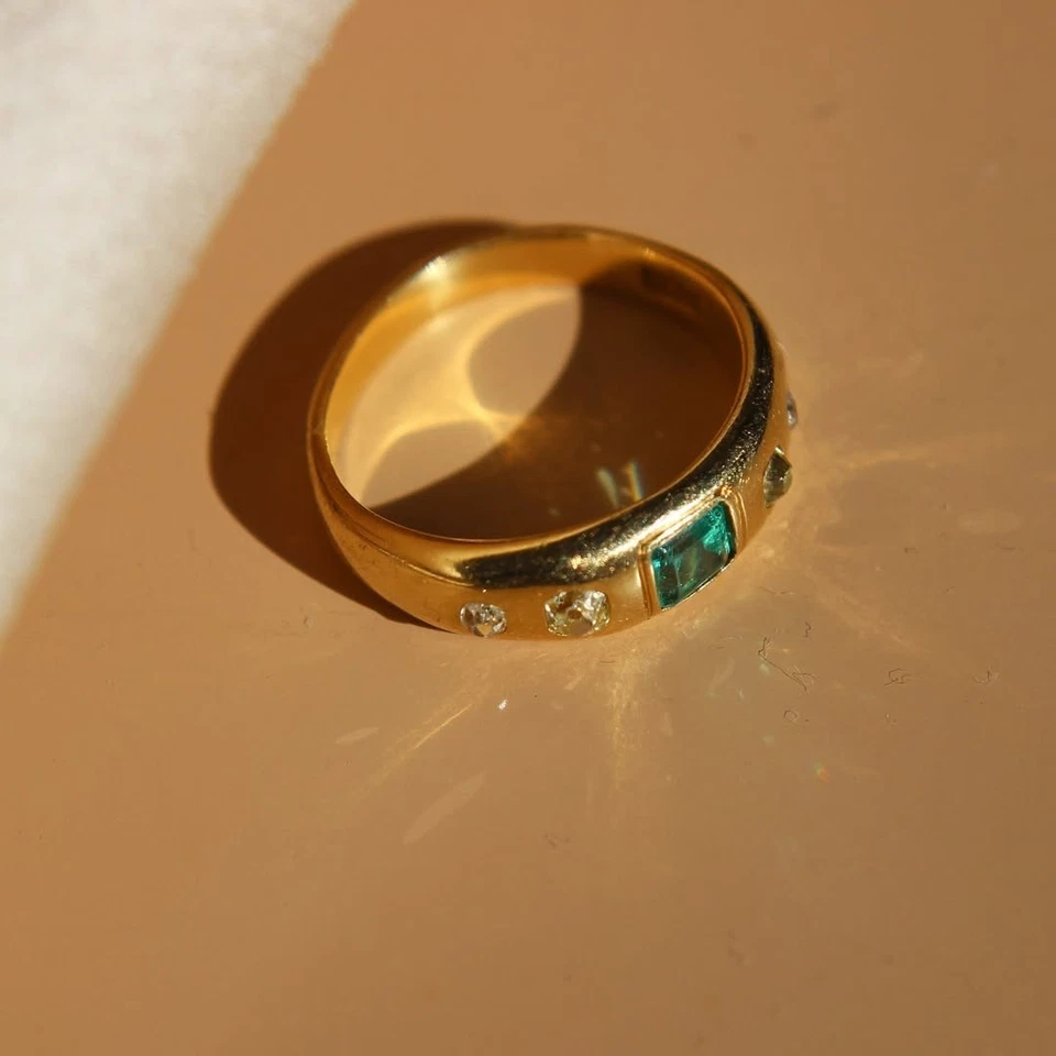 Кольцо из чистого желтого золота 14 карат с натуральным замбийским изумрудом - Изображение 2 из 4