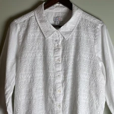 D & Co Blouse Women's White Long Sleeve Button Up Size 1X Eyelet Lace Feminine