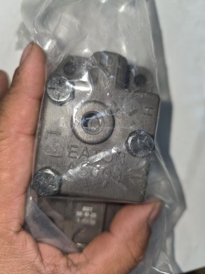 Eaton Fuller Slave Valve K2424 Includes A5000 Valve, gasket & bolts