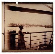 Mer Mediterranean Woman On One Boat c1930 Photo Plate Glass Vintage § Bn
