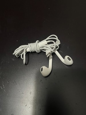 Apple Earpods - Earbud Headphones Wired Lightning Cable