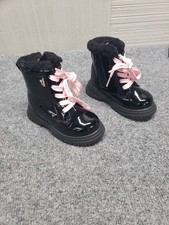 Oshkosh Bgosh Toddler Girls Boots 6M Black Lace Up Patent Leather Faux Fur Trim