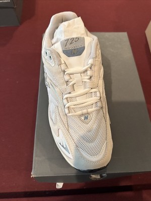 New Balance 725 White Grey ML725V1 Men s 9.5 Lifestyle Running Shoes With Box