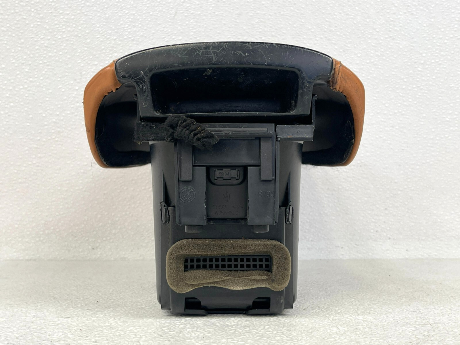 Maserati Quattroporte 2003-2012 Rear Center console storage compartment